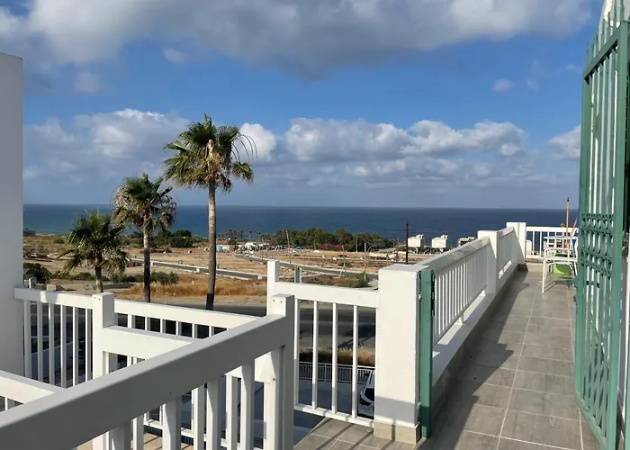 Ikaria Village , 202 * פאפוס