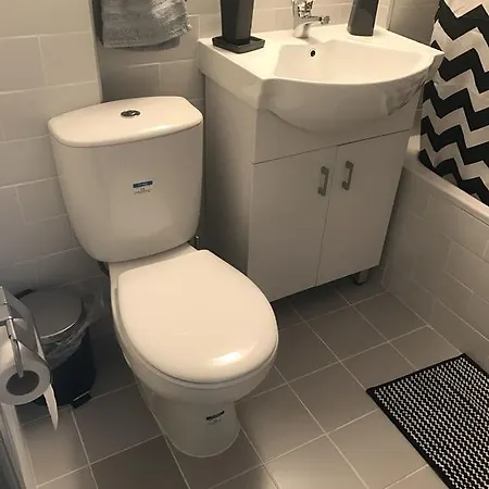 Ikaria Village , 202 アパート